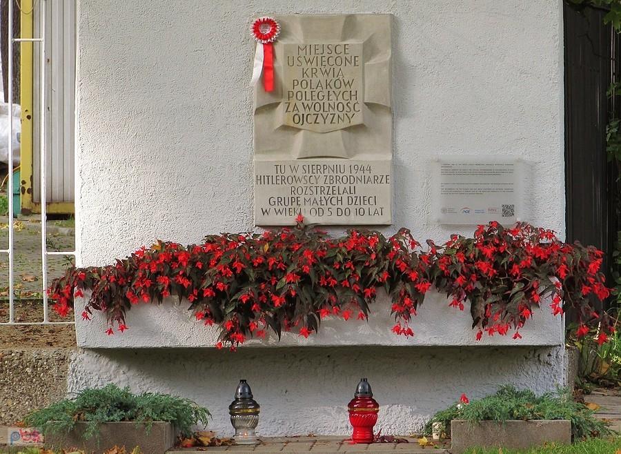 Tablica Tchorka w pobliżu Dworkowej