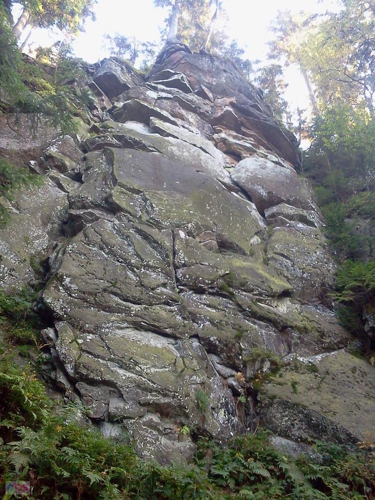 Skały od dołu