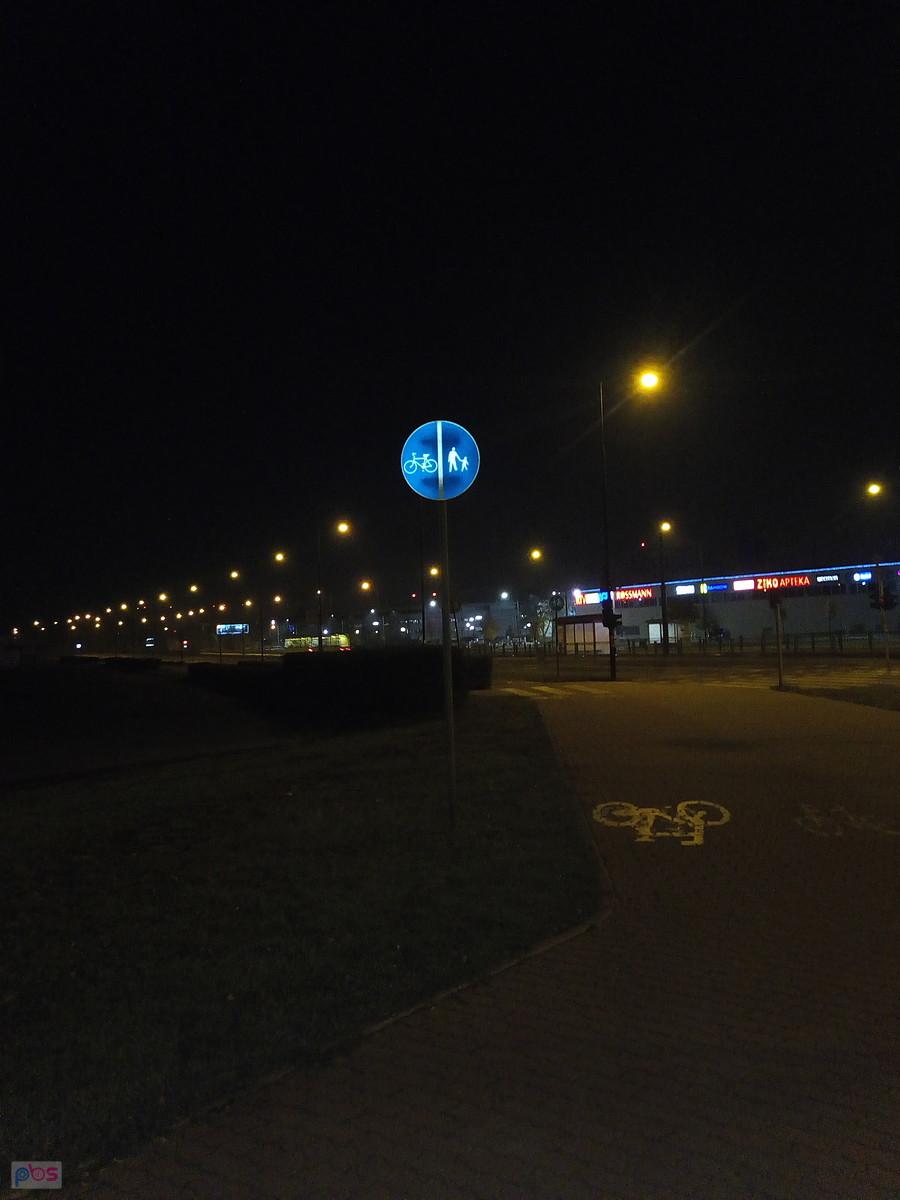 Ddr przy skrzyżowaniu Powstańców Śląskich i Piastów Śląskich