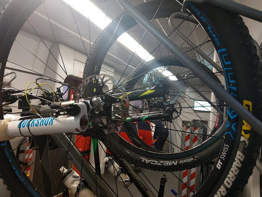 Reklama Rock Shox