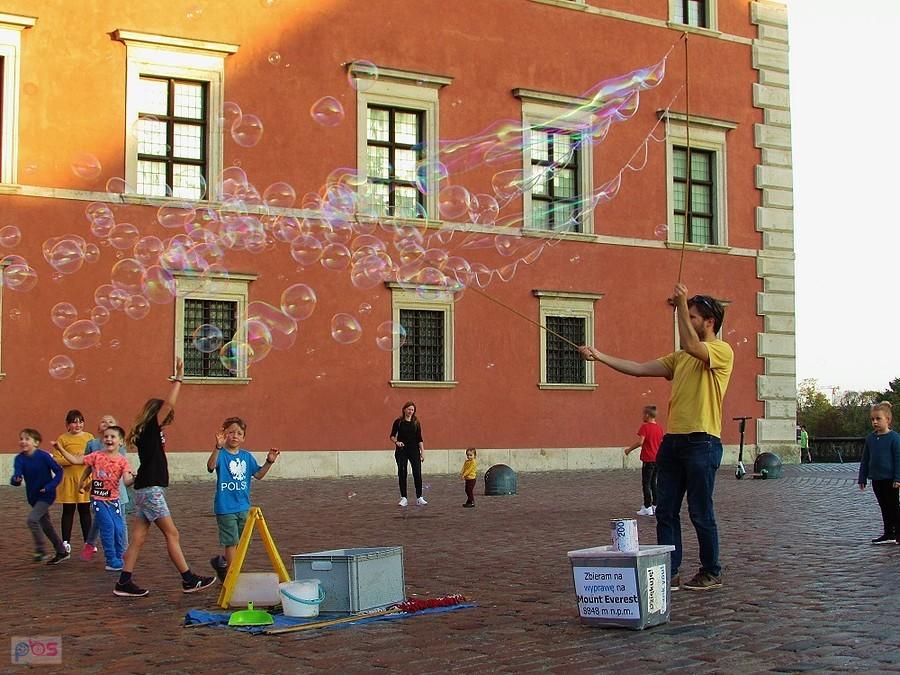 Wytwórca baniek zbiera kasę na wyprawę