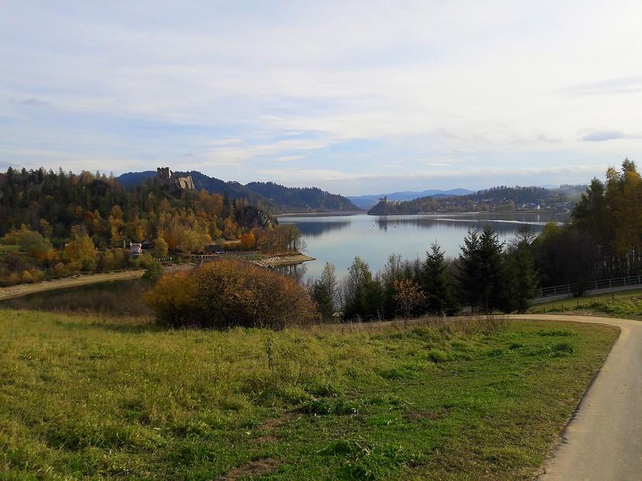Widok na Jezioro Czorsztyńskie.