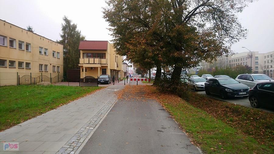 Barierki na ddr, strona zachodnia ulicy Puławskiej