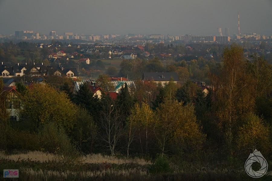 smogowa pierzynka powoli okrywa Kraków