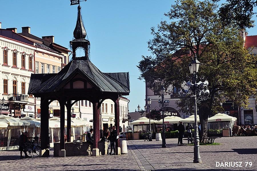 Rynek Starego Miasta w Rzeszowie (Studnia)