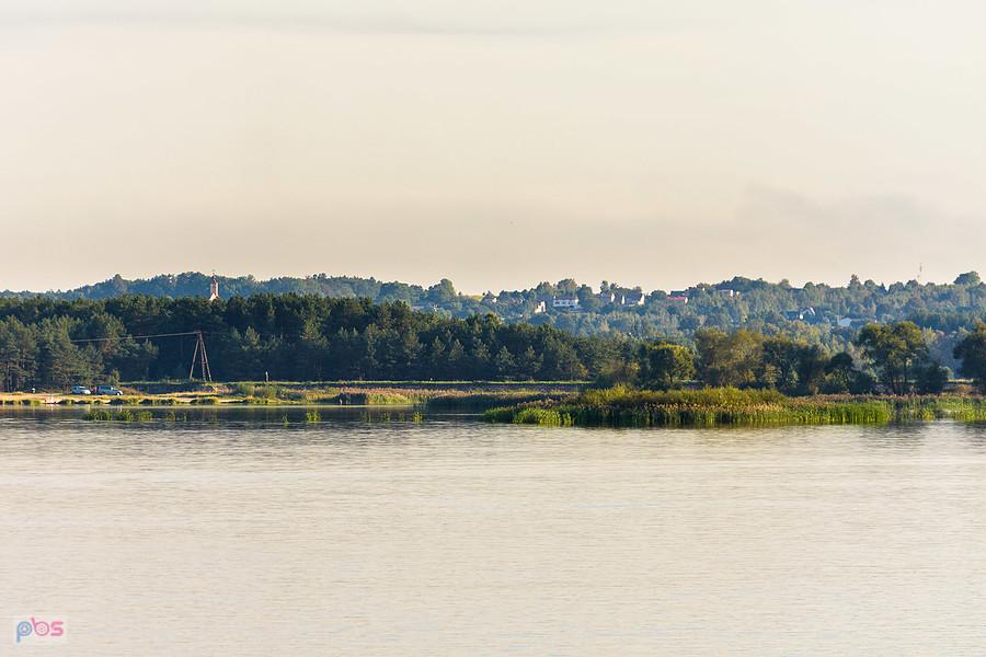 Nad zbiornikiem "Poraj" - widok w kierunku Kuźnicy