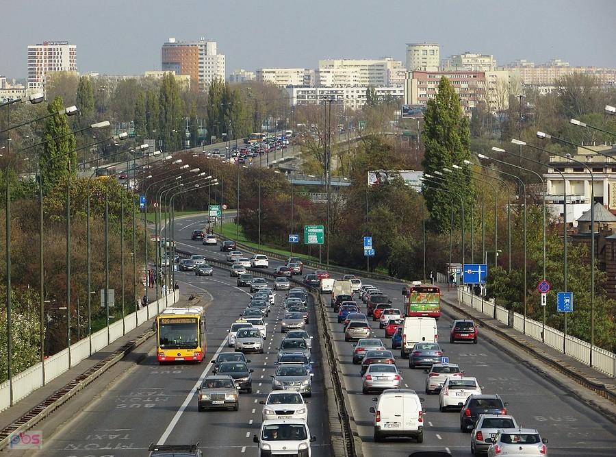 Widok z kokardki na Trasę Łazienkowską
