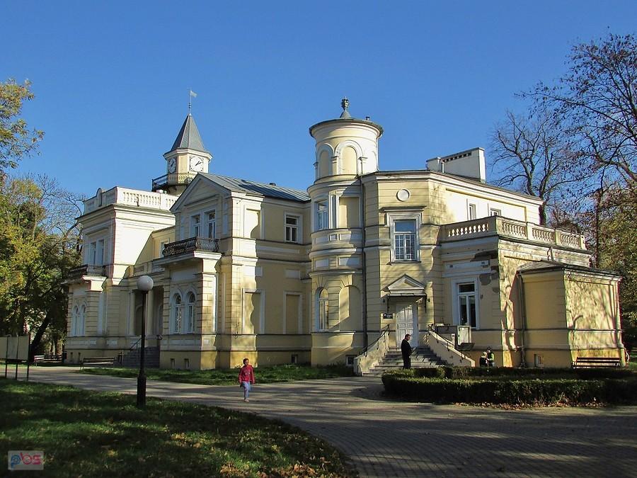 Pałac Ignacego Więckowskiego znany jest pod nazwą pałacyku "Sokoła"