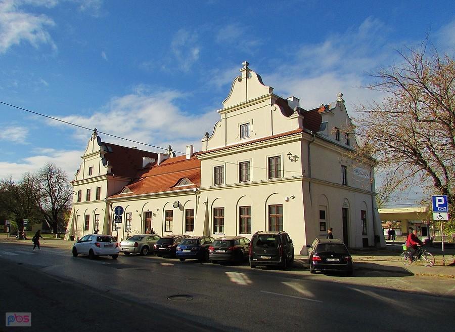 Pruszków - budynek dworca kolejowego powstał w 1924 roku
