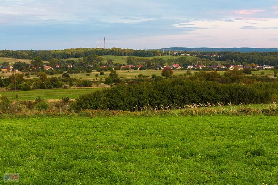 Kleparz, Bukowno, powiat olkuski - w tle zakłady górniczo-hutnicze "Bolesław"