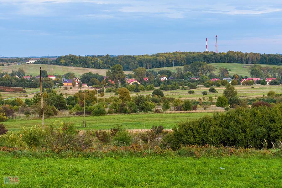 Kleparz - Bukowno, powiat olkuski - w tle zakłady górniczo-hutnicze "Bolesław"
