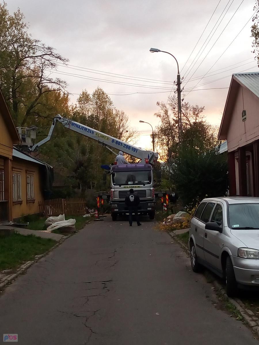 Zagrodzona droga. Wymiana eternitu na blachę. Musiałam zawrócić