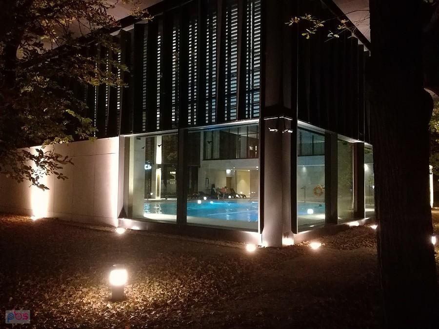 Nocny Konstancin - życie jak w Madrycie, basen z widokiem na tężnię, park,sanatorium
