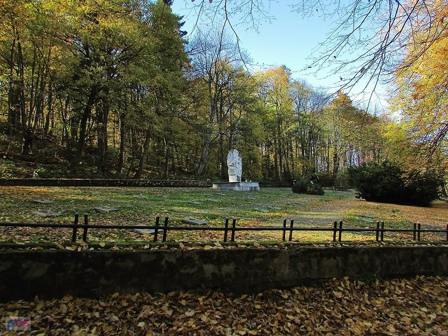 Święty Krzyż - cmentarz żołnierzy sowieckich