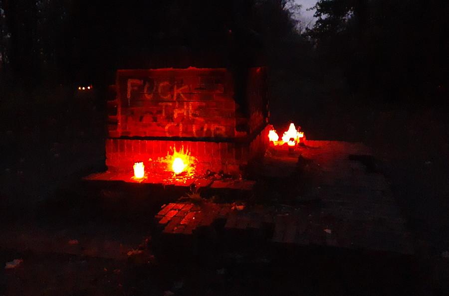 R.I.P. wandalizm, Cmentarz przy Samotnej, Poznań Dębiec