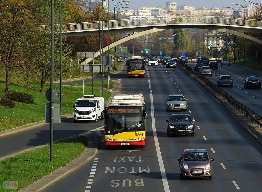 Trasa Łazienkowska i autobus linii cmentarnych C88