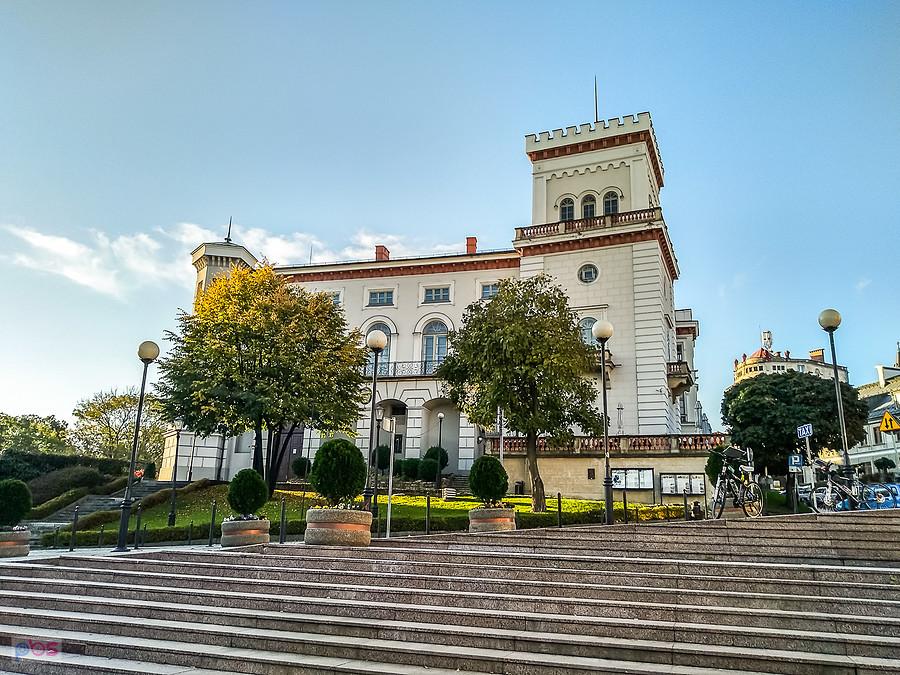 Zamek książąt Sułkowskich