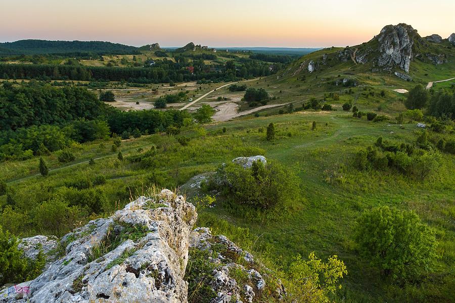 Widoki ze skałek w Olsztynie w kierunku południowo-zachodnim