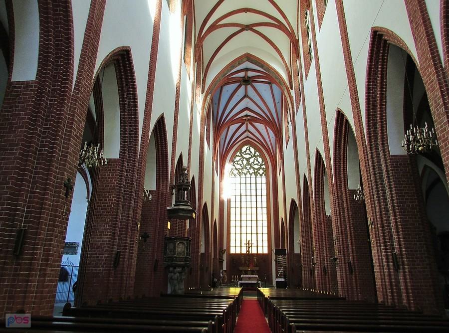Wnętrze katedry św. Marii Magdaleny