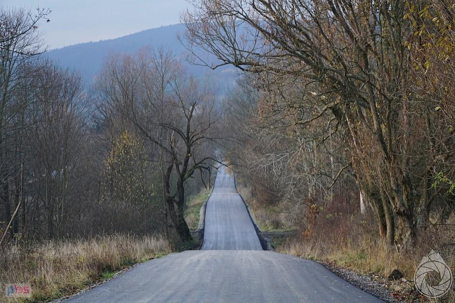 nowy kawałek asfaltu do Krempnej