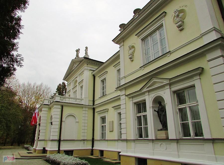 Elewacja frontowa Pałacu Krasińskich na Ursynowie