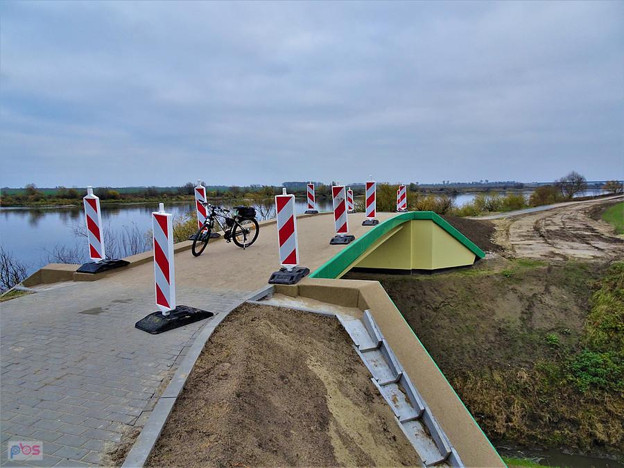 Jesień na rowerze... Wiślana Trasa Rowerowa R9. Częściowo jeszcze w budowie.