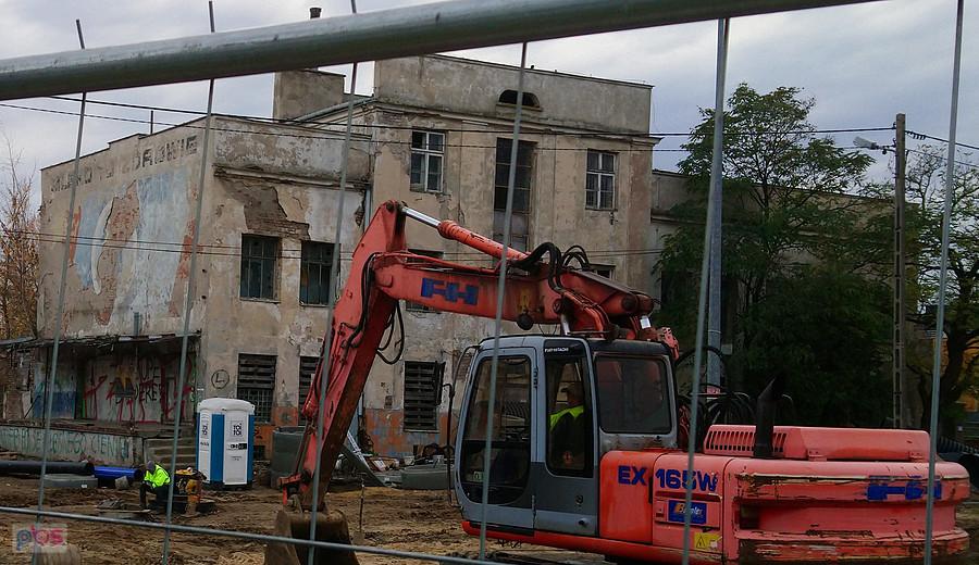 Robota pali się im w rękach