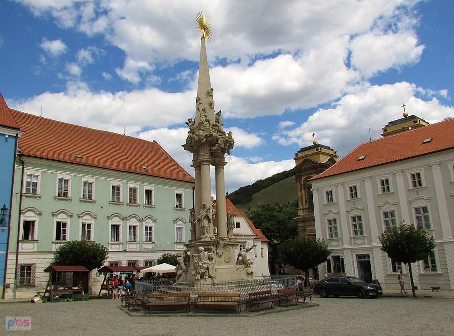 Figura św. Trójcy na rynku w Mikulovie