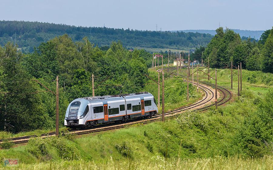 Najkrótszy ELF - EN96-001 jako poc. Regio 20737 relacji: Ostrowiec Świętokrzyski - Kielce mija miejscowość Jęgrzna. Szlak: Łączna - Zagnańsk, linia D29-8.