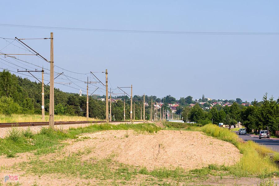 Linia kolejowa D29-25, szlak: Wąchock - Starachowice - widok w kierunku Starachowic.