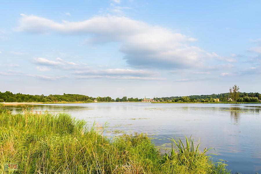 Widok na zalew w Wąchocku.