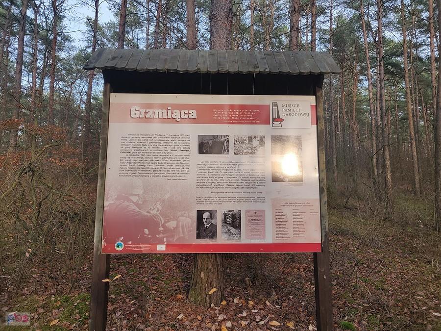 Tablica informacyjna miejsca pamięci - Grzmiąca