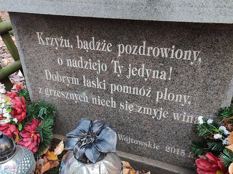 Cokół krzyża na Wójtowskim,