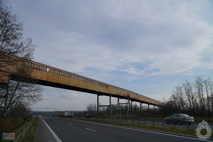 tunel śiakiś nad ul. Katowicką, ciągnący się kilooomeeetrami