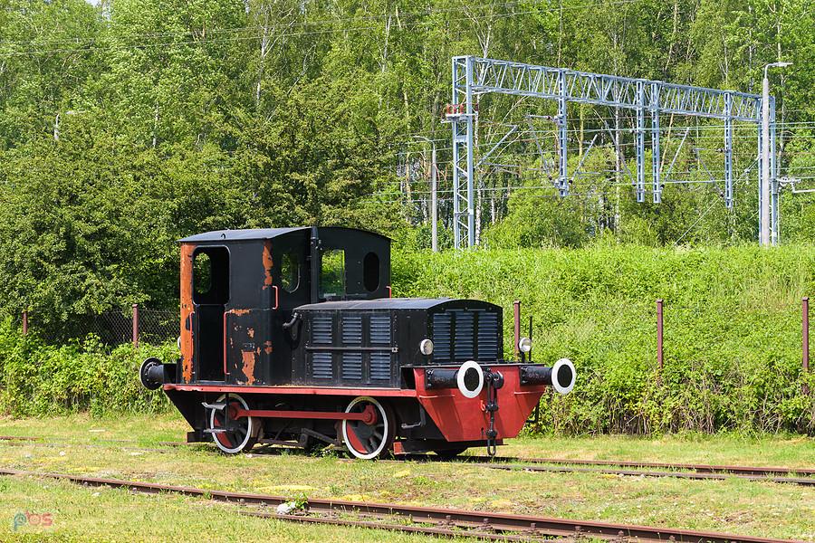 Lokomotywa spalinowa SM02 stojąca w pobliżu stacji Skarżysko-Kamienna