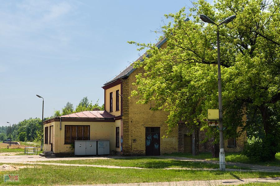 Budynek dworca - stacja Szydłowiec.