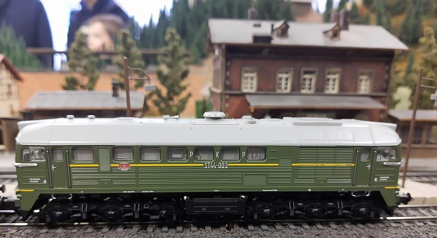 Lokomotywa ST44 - Poznański Klub Modelarzy Kolejowych