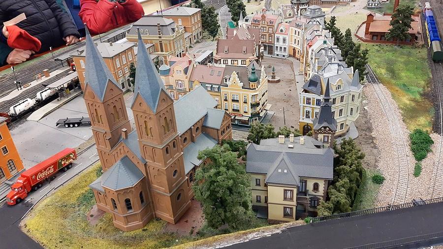 Sim City prawie w realu - Poznański Klub Modelarzy Kolejowych