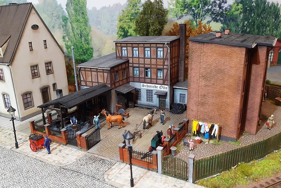 Wywieszone pranie robi robotę - Poznański Klub Modelarzy Kolejowych