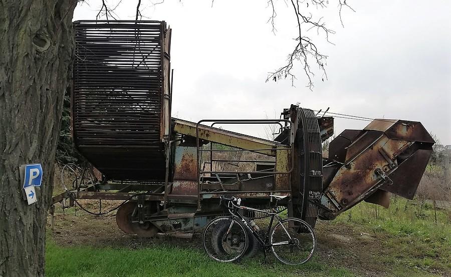 Kombajn do zbierania kur po wioskach? :) - Gowarzewo