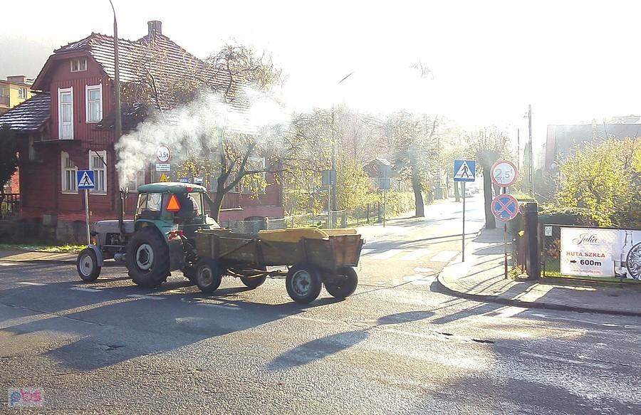 W środku miasta leżącego u samych stóp Karkonoszy (Piechowice) :)