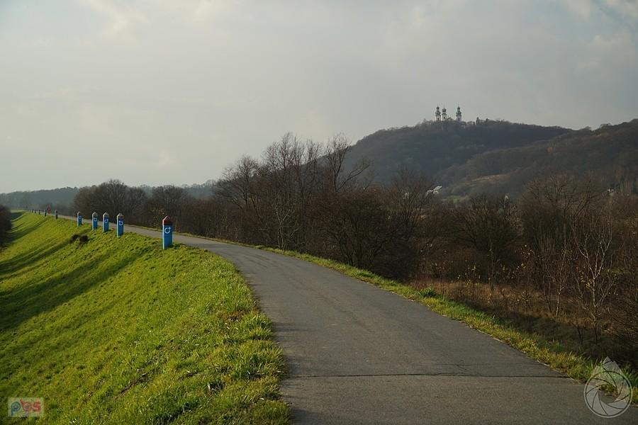 wałami pod Bielanami