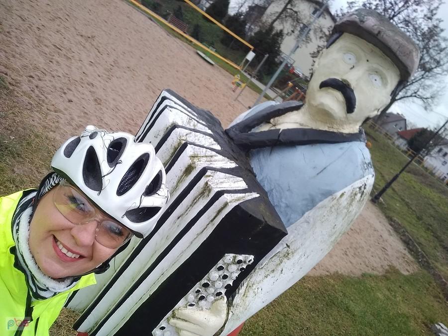 Rzeźba grająca na akordeonie