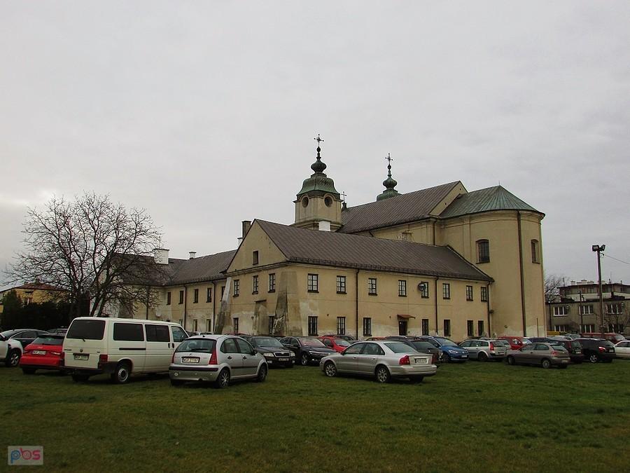 Kościół Matki Bożej Szkaplerznej w Warce - rozpoczęła się suma