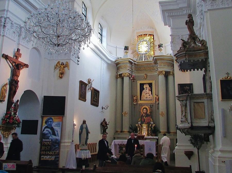 Warka - wnętrze kościoła Matki Bożej Szkaplerznej