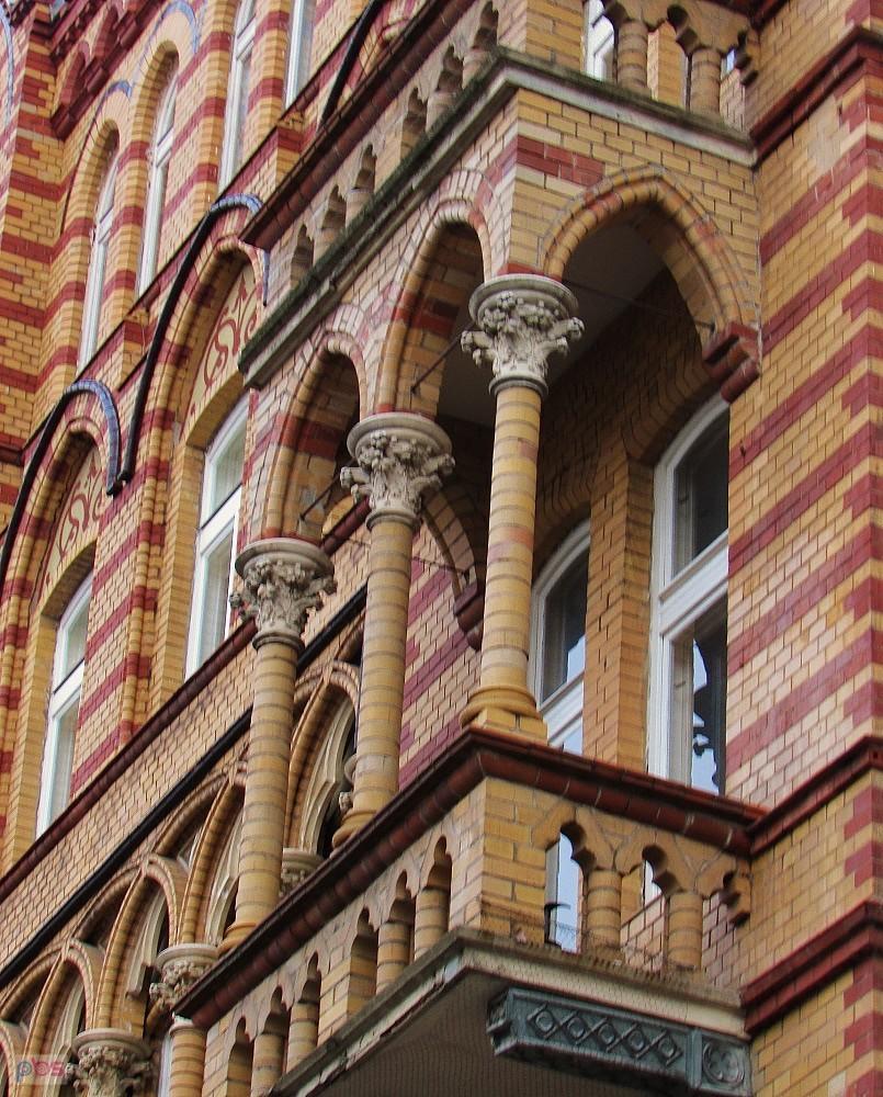 Styl Kamienicy Ławrynowicza nawiązuje do architektury pałaców weneckich