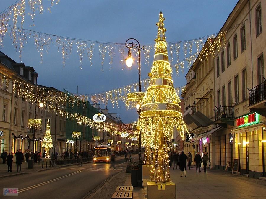 Złota choinka Ferrero Rocher