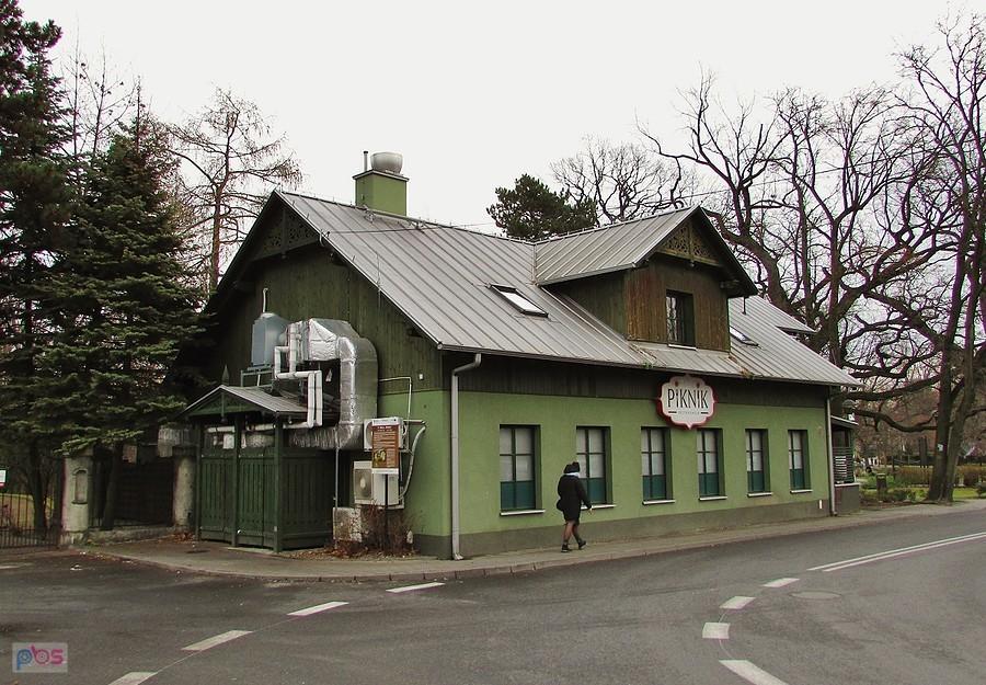 Knajpka Piknik na skraju Parku Skarbków w Grodzisku Mazowieckim