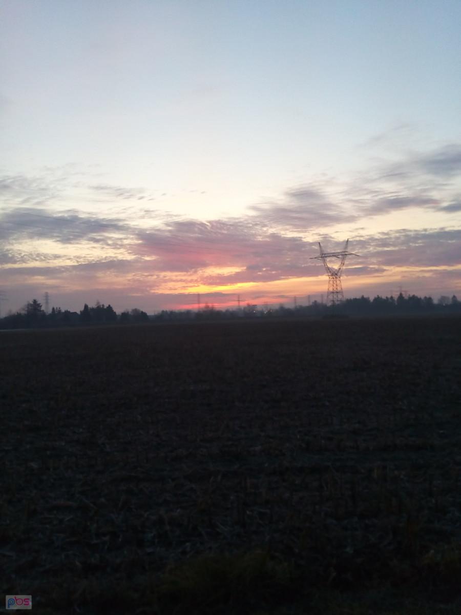 Wschodzi słońce
