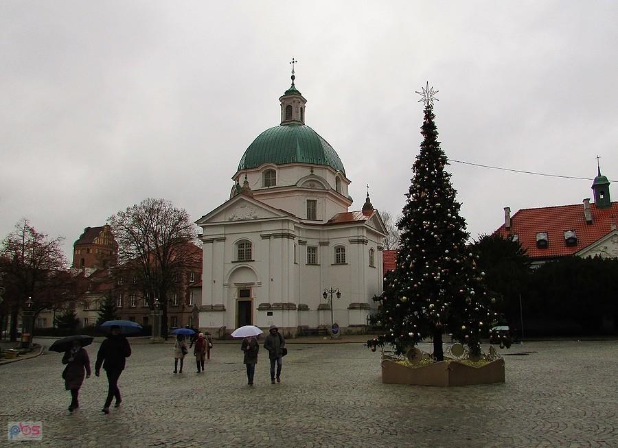 Nowe Miasto - święta z parasolem